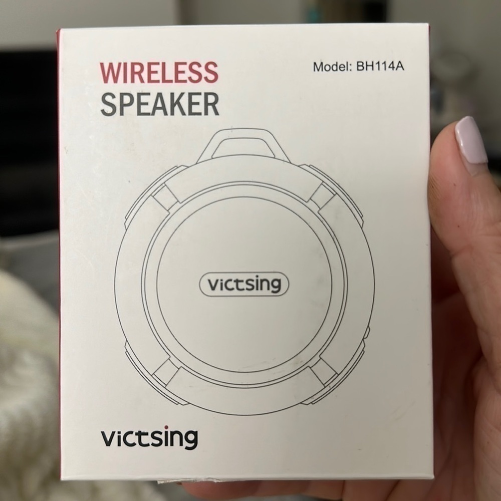 Victsing wireless waterproof speaker. Black.